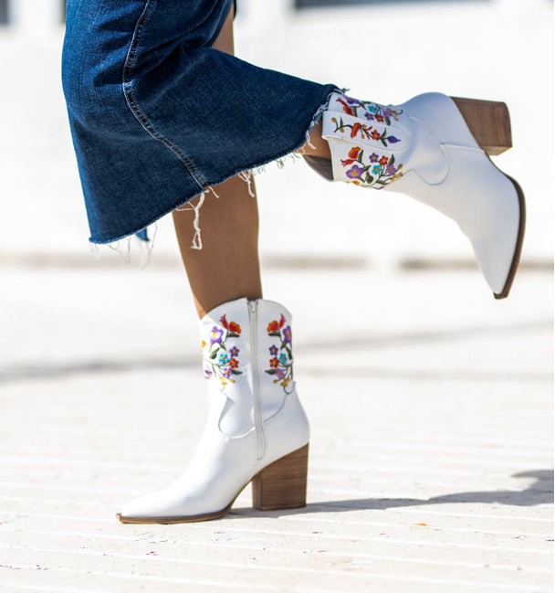 botas-blancas-mujer-131cmq-1.jpg
